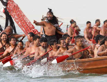 Modern maori canoe race